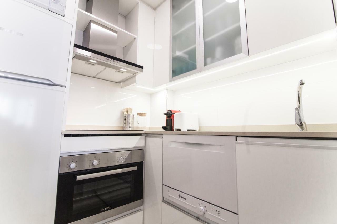 Elegant Retreat Business District Bernabeu Apartment Madrid Luaran gambar