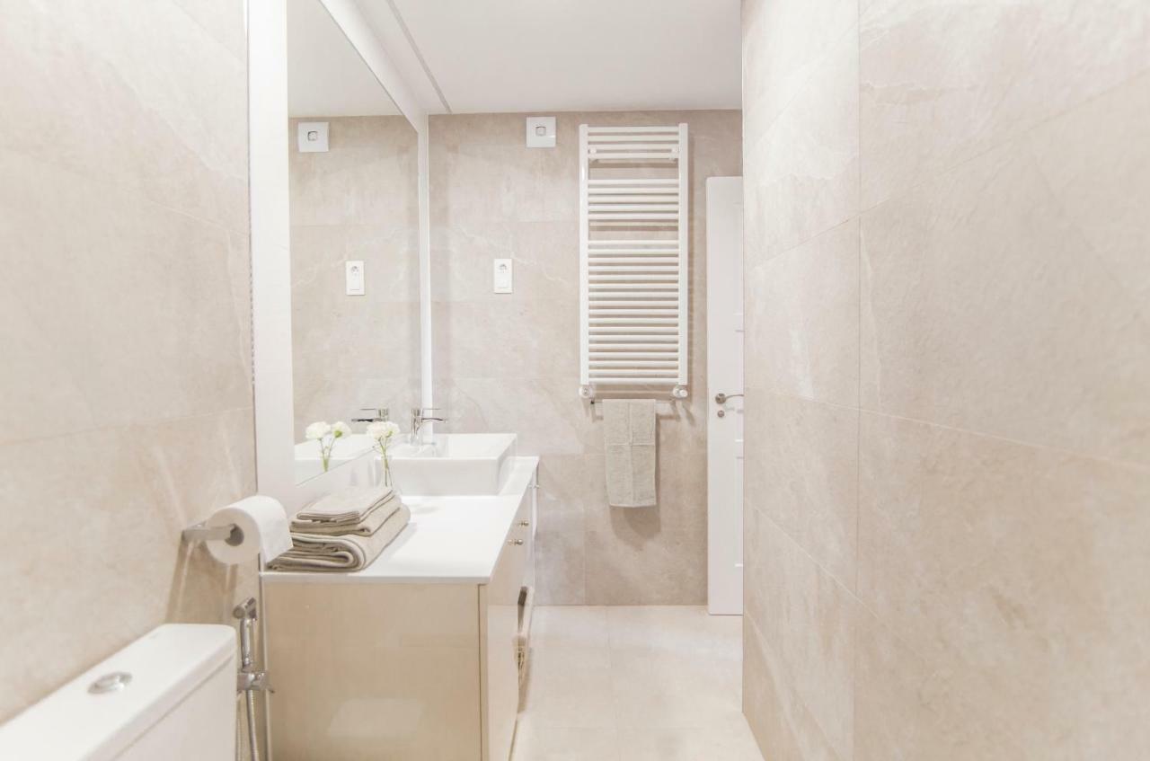 Elegant Retreat Business District Bernabeu Apartment Madrid Luaran gambar