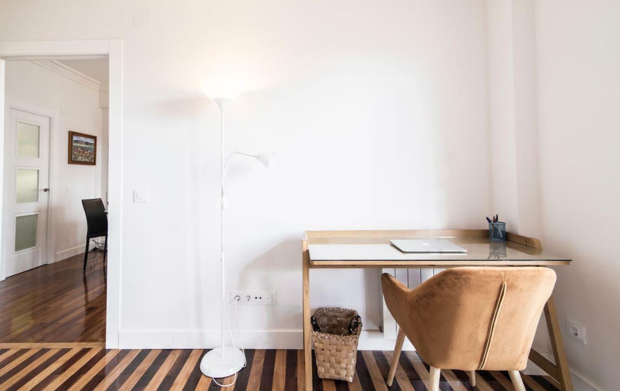 Elegant Retreat Business District Bernabeu Apartment Madrid Luaran gambar