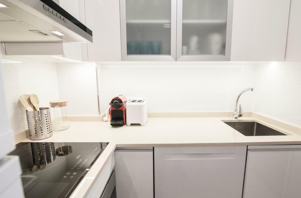 Elegant Retreat Business District Bernabeu Apartment Madrid Luaran gambar