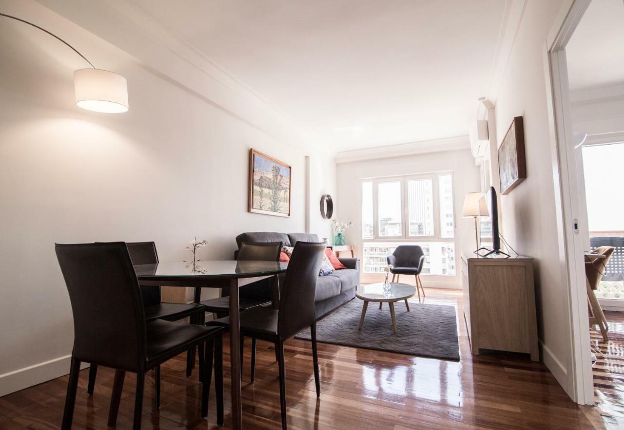 Elegant Retreat Business District Bernabeu Apartment Madrid Luaran gambar