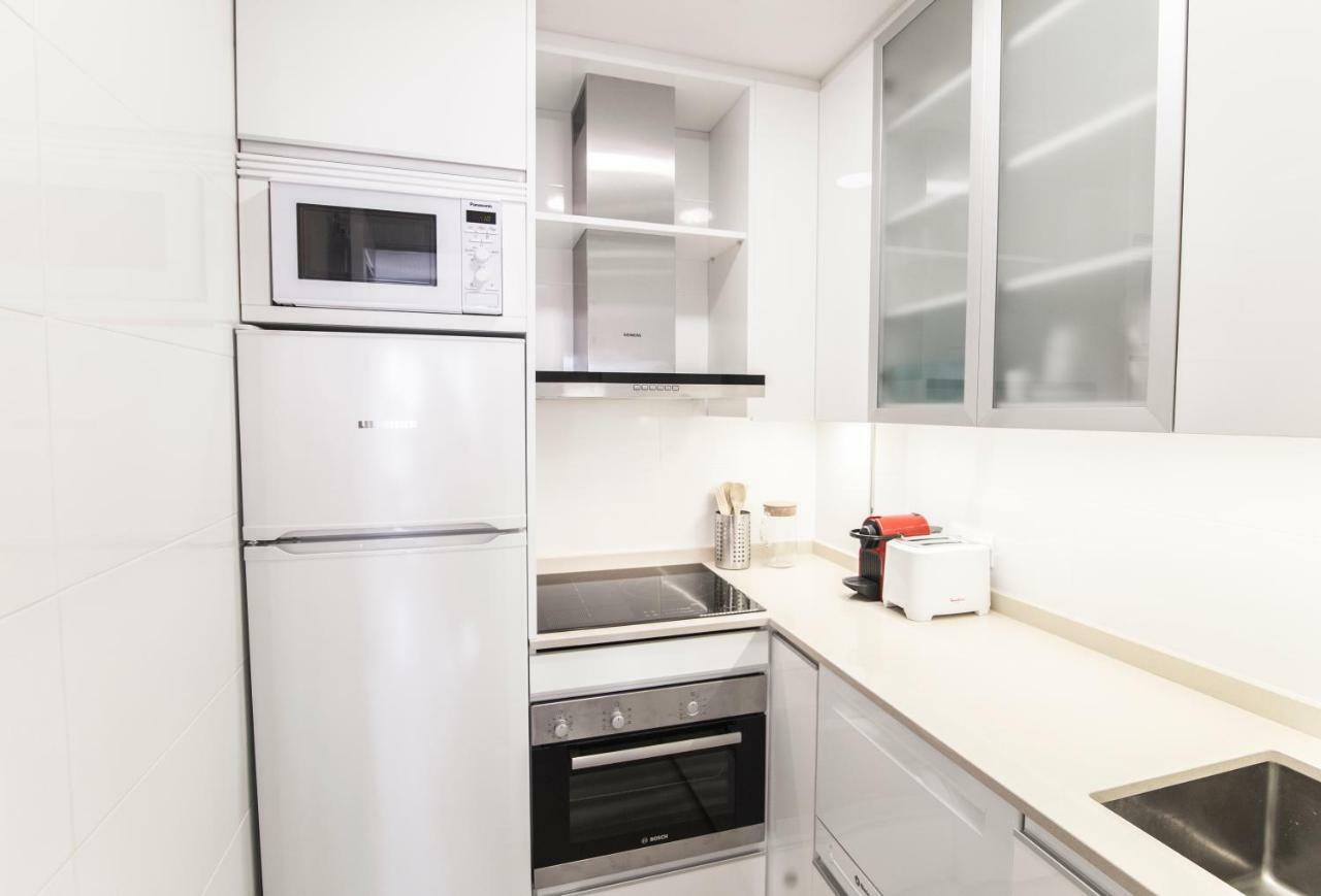 Elegant Retreat Business District Bernabeu Apartment Madrid Luaran gambar