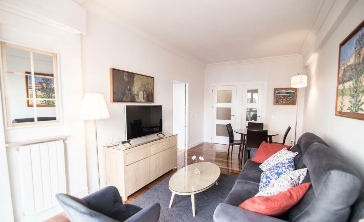 Elegant Retreat Business District Bernabeu Apartment Madrid Luaran gambar